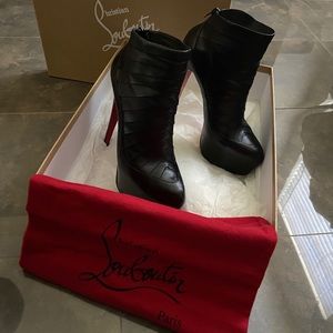 CHRISTIAN LOUBOUTIN Amor Black Leather Boots 39 8